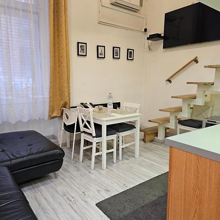 Walkway Apartment Deluxe Budapest Luaran gambar