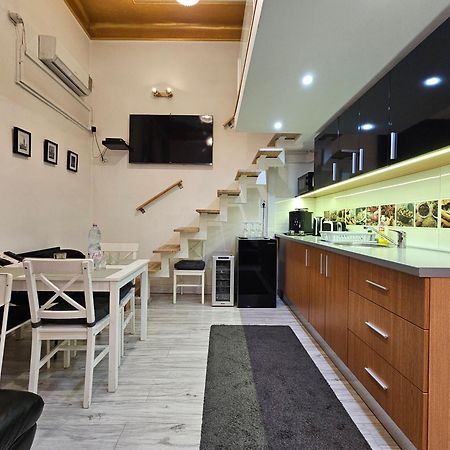 Walkway Apartment Deluxe Budapest Luaran gambar