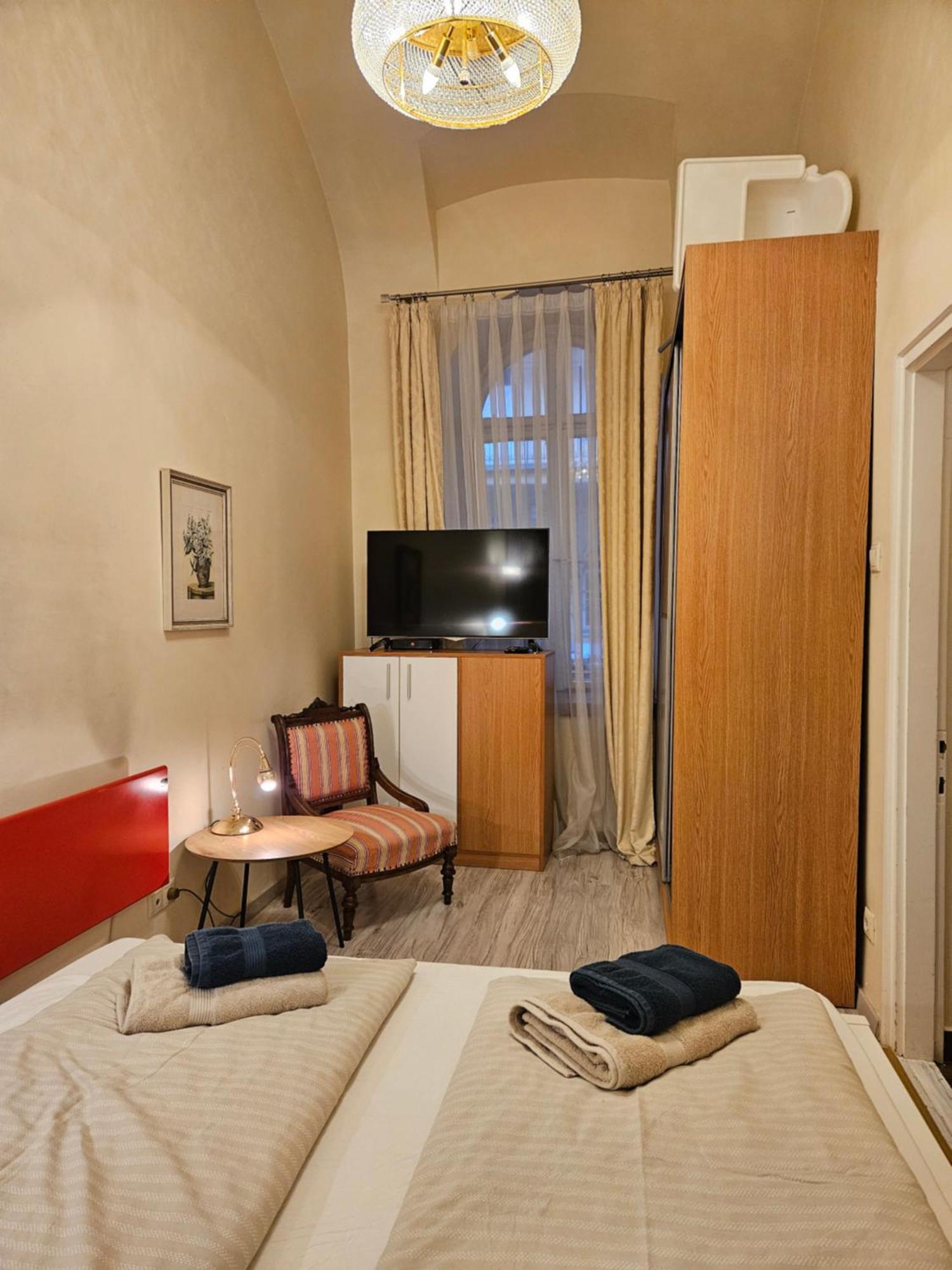 Walkway Apartment Deluxe Budapest Luaran gambar
