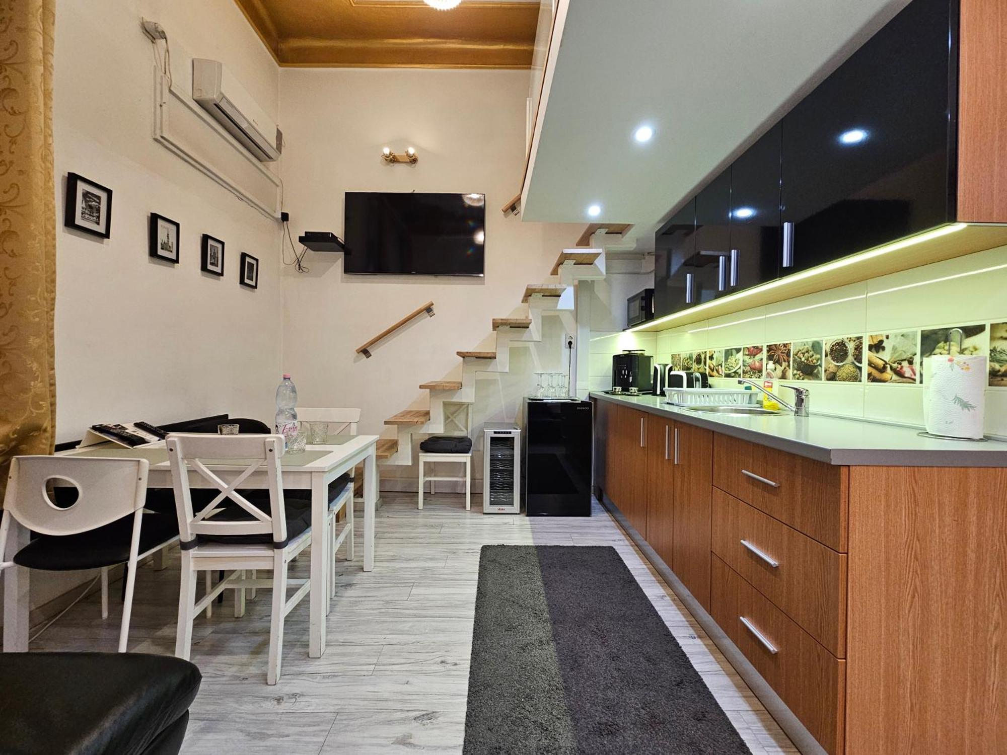 Walkway Apartment Deluxe Budapest Luaran gambar