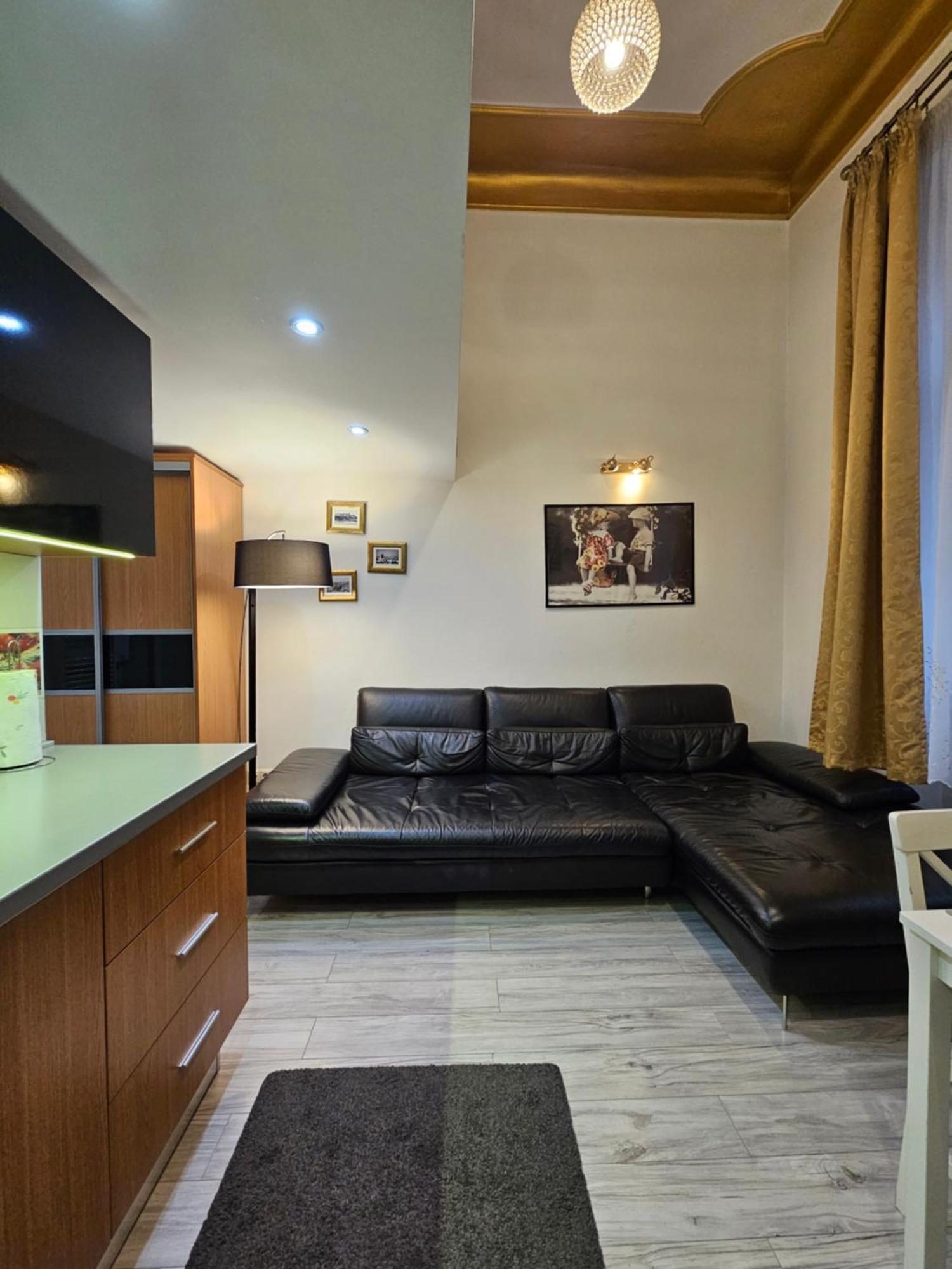 Walkway Apartment Deluxe Budapest Luaran gambar