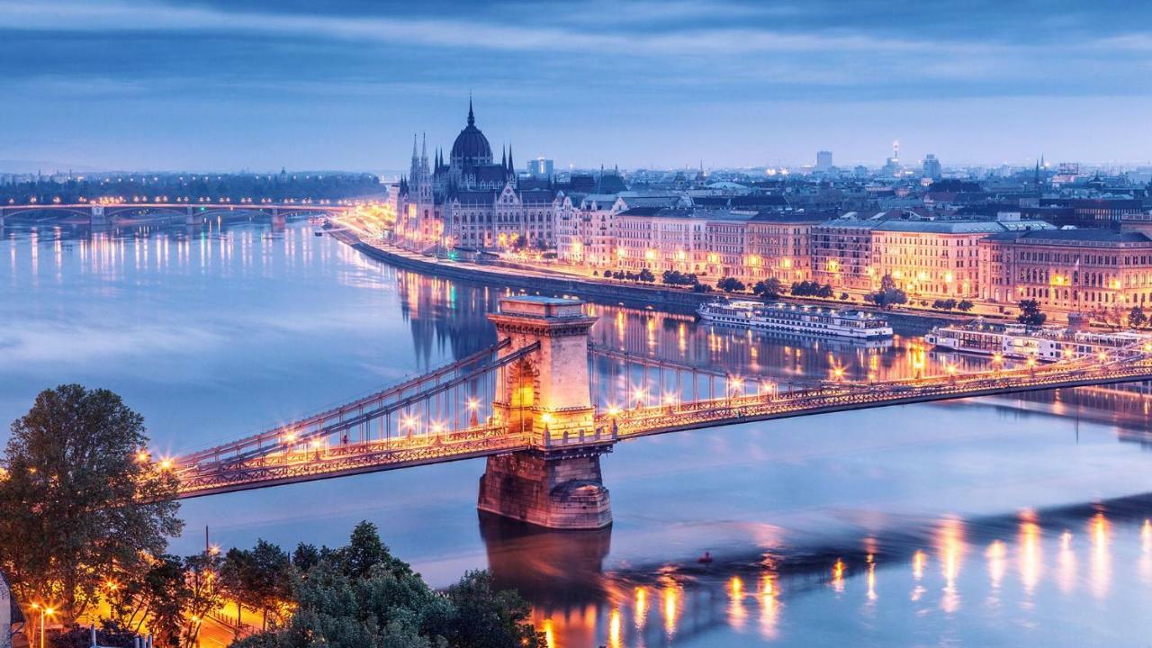 Walkway Apartment Deluxe Budapest Luaran gambar